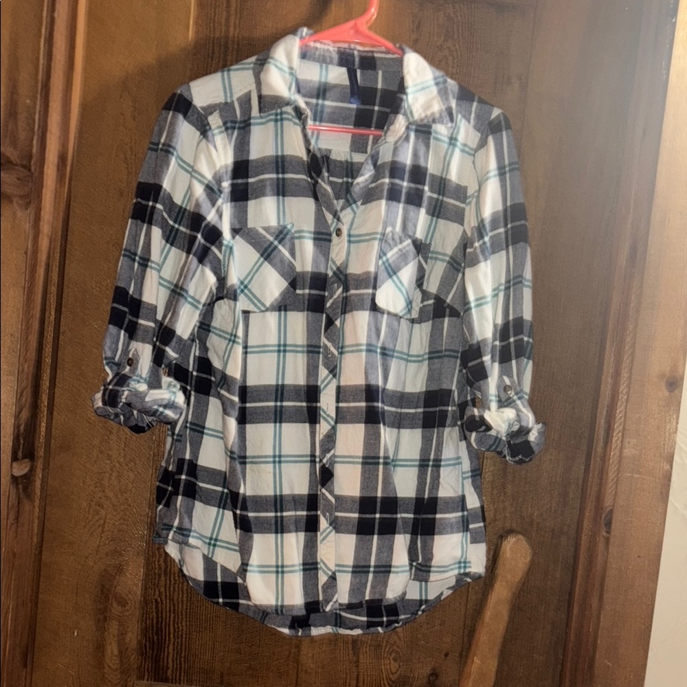 Falls Creek Black and White Button Down Shirt Classic Style